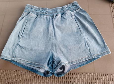Šortky, s