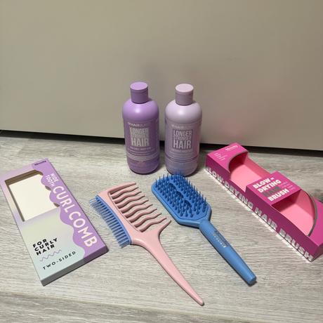 Hair burst šampón, kondicionér, hrebeň a kefa,