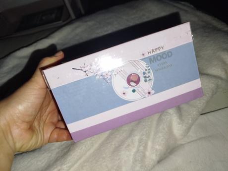 Keramický hrnček s lyžičkou a tanierikom darček,