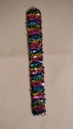 Náramok s premienacimi flitrami,