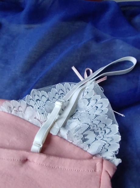 Romantické šaty, 38