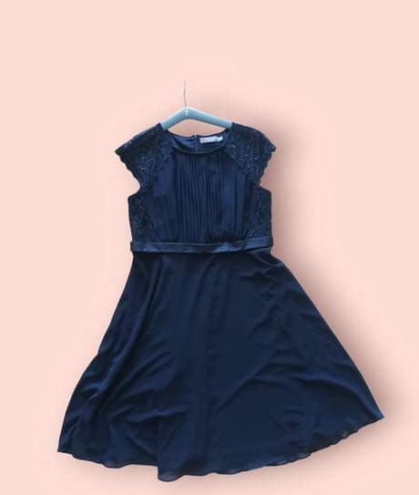 Spoločenské šaty, 42