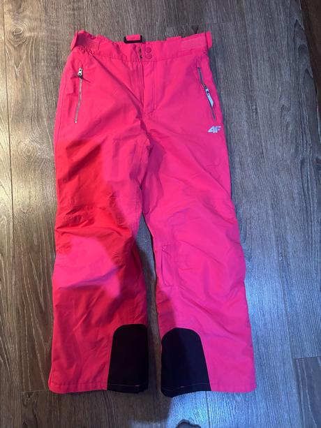 Lyžiarsky komplet 4f, 146