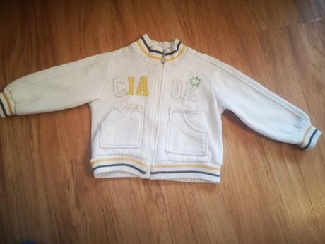 Biela mikina s napisom, 92