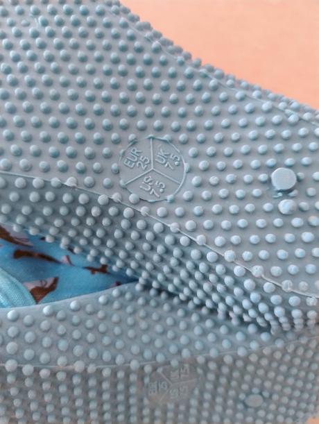 Topánky do vody, 25