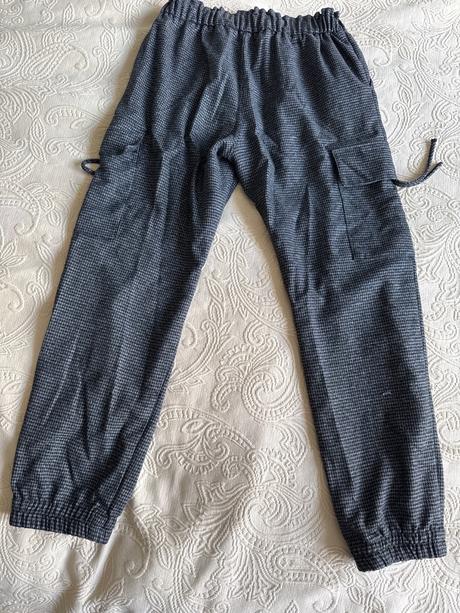 Antracitove kapsace na gumu, h&m,146