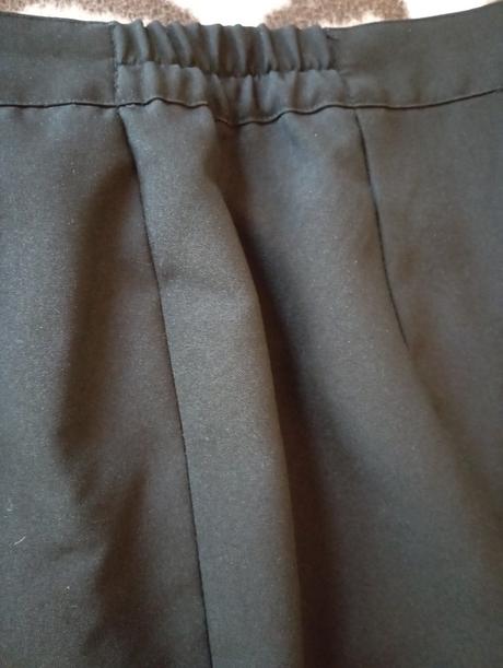 Čierny 3 dielny kostým, 42