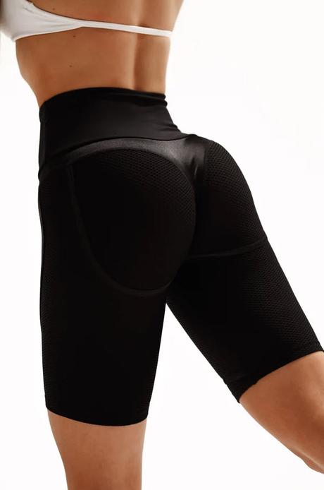 Štýlové biker booty šortky značky elime, pc 42 eur, m