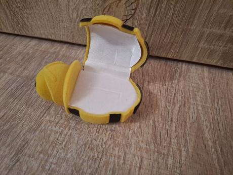 Krabička na prsten,