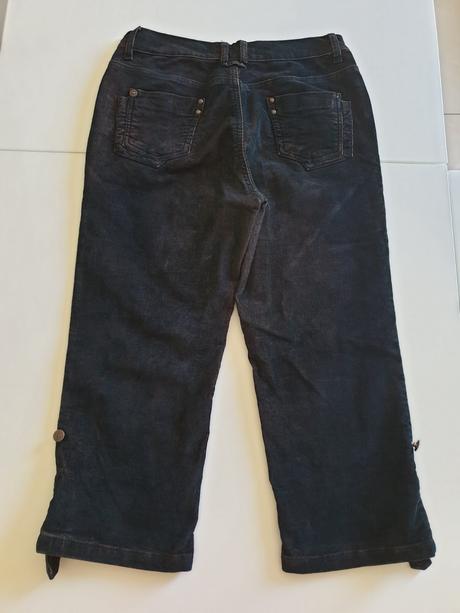 Trištvrťové manchestrové nohavice, 32