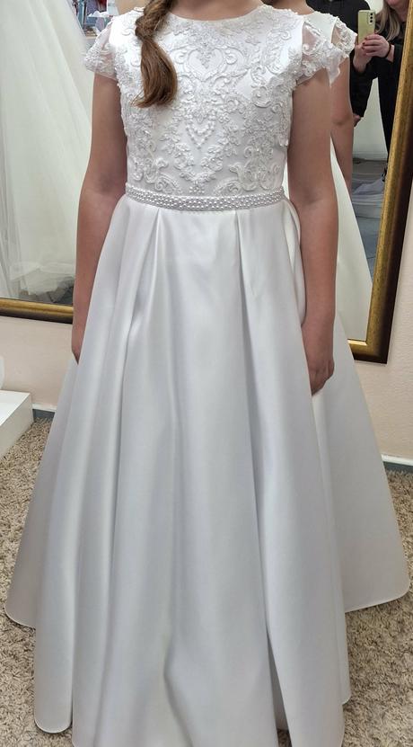 Šaty na 1.sv.prijimanie, 158