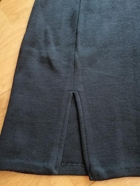 Jednoduché čierne šaty, l