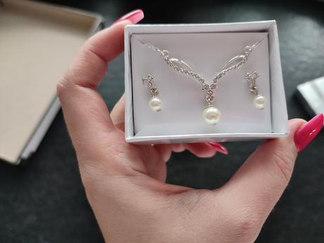 Prívesok s náušnicami, avon