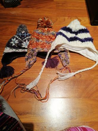 Balík čiapok 9 ks, veľkost 53 už aj s postou, 56