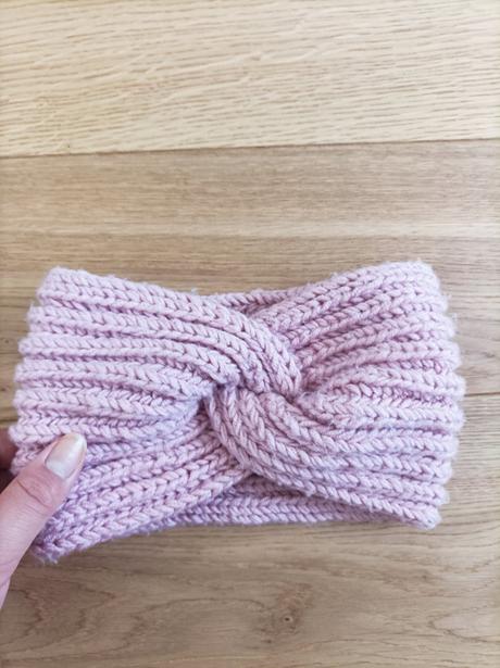 Teplá ružová čelenka, m