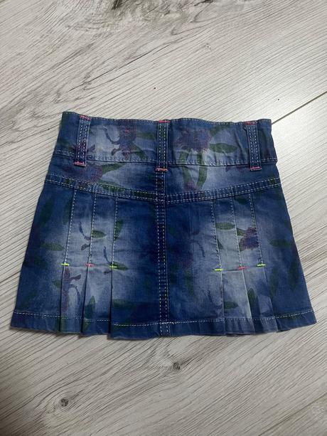 Skladaná rifľova sukňa, 110