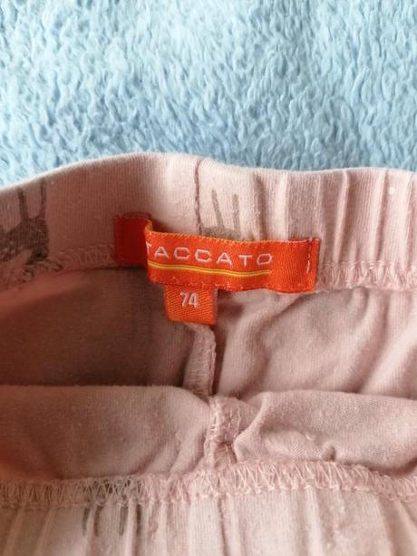 Ružové legíny, 74