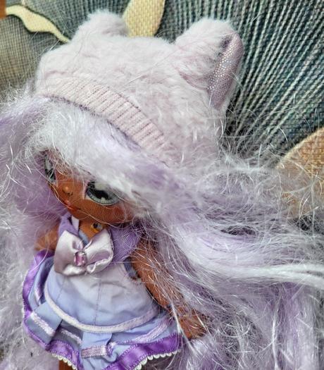 Bábika na na na surprise lavender kitty, 
