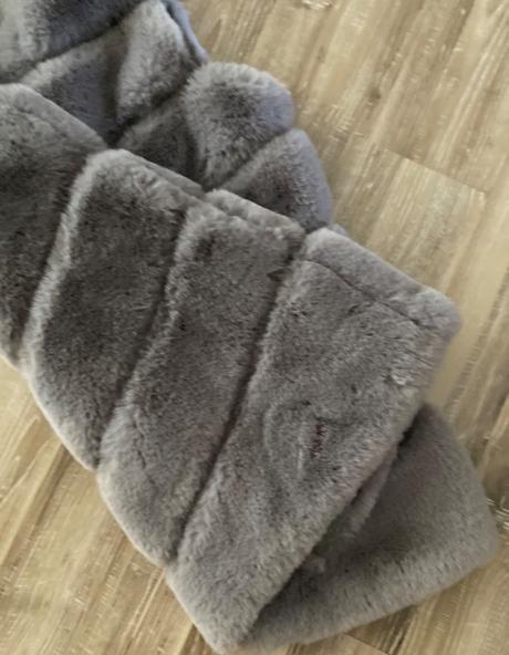 Kožušinová vesta darujem k nákupu, 