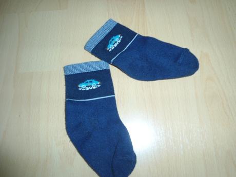 Tmavomodre ponozky, 74