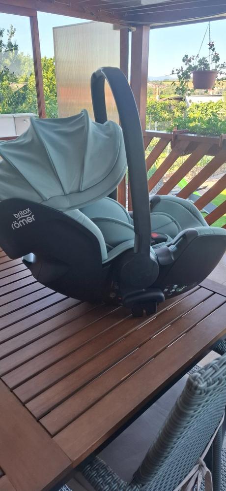 Vajíčko britax, britax