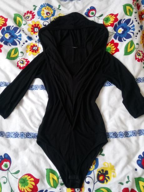 Body s kapucňou, s