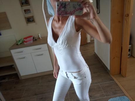 Tričko a trblietkami, s