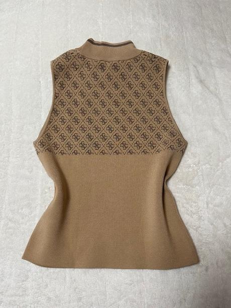 Kratší úpletový top bez rukávov zn. guess, guess,l / m