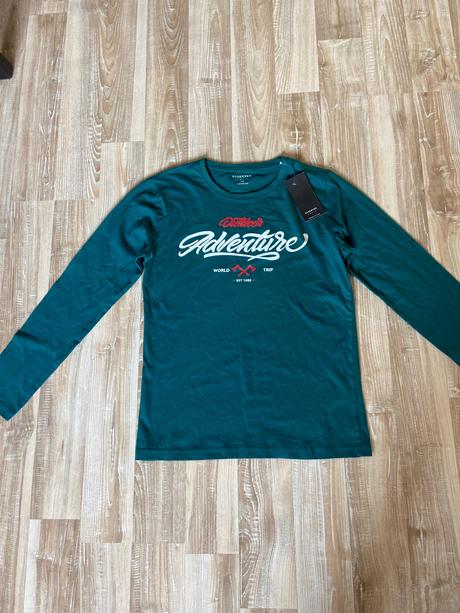 Tricko, reserved,158