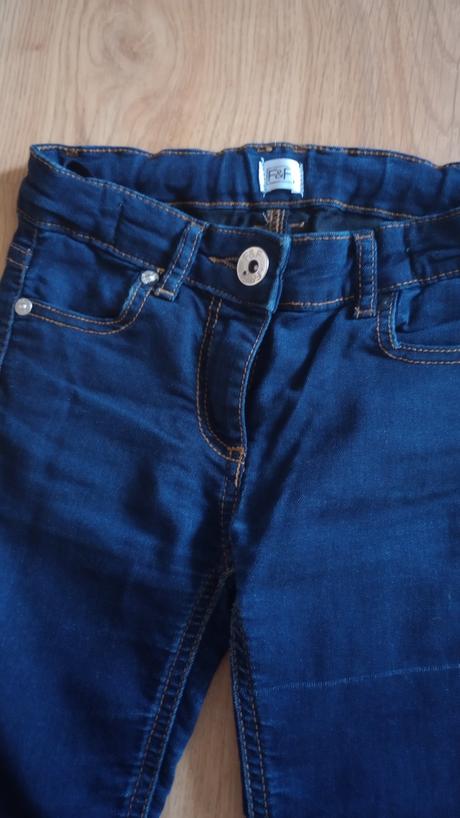 Úzke džínsy, f&f,122