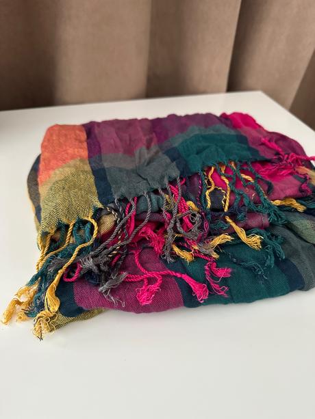 Krásny farebný šál, 