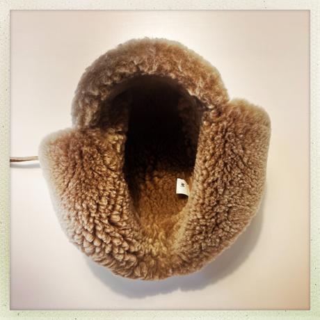 Čiapočka z pravej ovčej kožušiny, 56