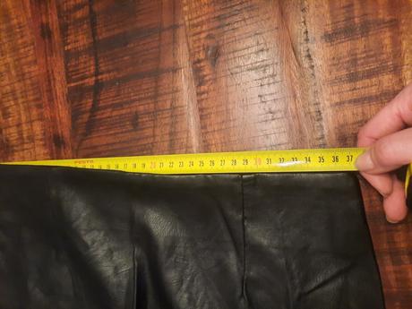 Koženková sukňa, m