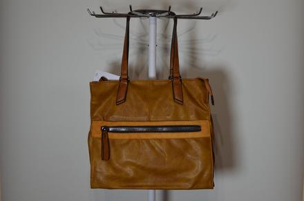 Bledohnedá kabelka, 