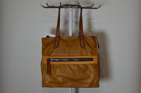 Bledohnedá kabelka, 