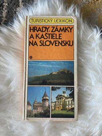 Hrady, zámky a kaštiele na slovensku (1990), 