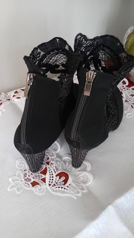 Dámske nové lodicky s krajkou,vel.41, 41