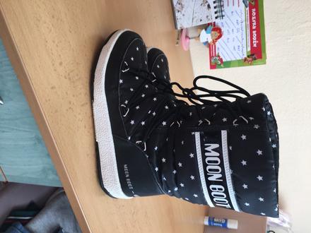 Moon boot, 37