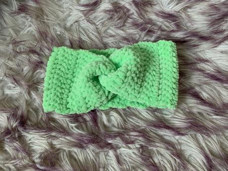 Háčkovaná čelenka zelená, 