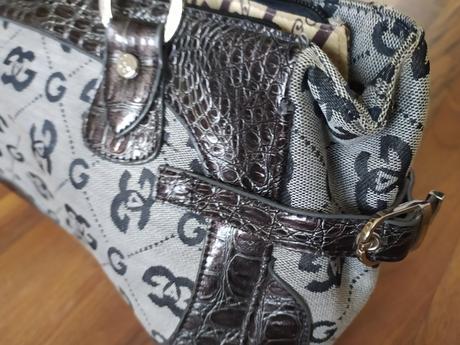 Extravagantná kabelka, 