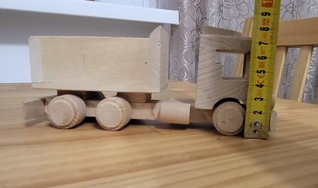 Drevené nákladné auto, 