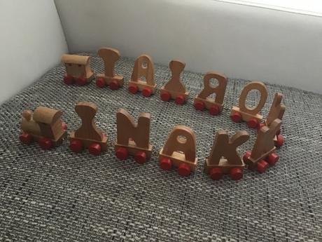 Písmena abecedy z dreva - vláčik, 