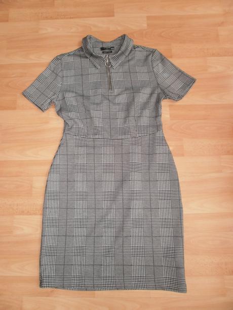 1x oblečené hrubé šaty s károvaným vzorom, reserved,38