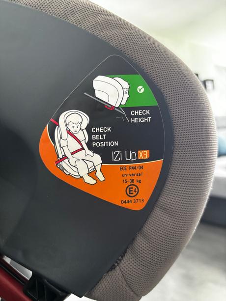 Detska autosedacka a podsedak, besafe