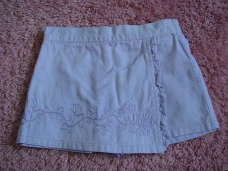 Fialová sukňa alebo kraťasy, early days,98