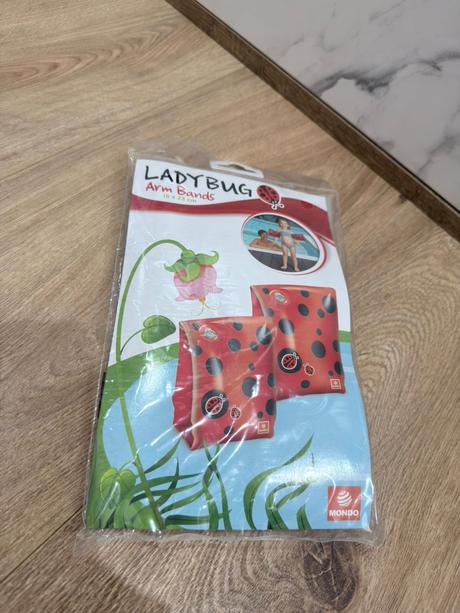 Disney rukávniky a kolesa na plávanie,