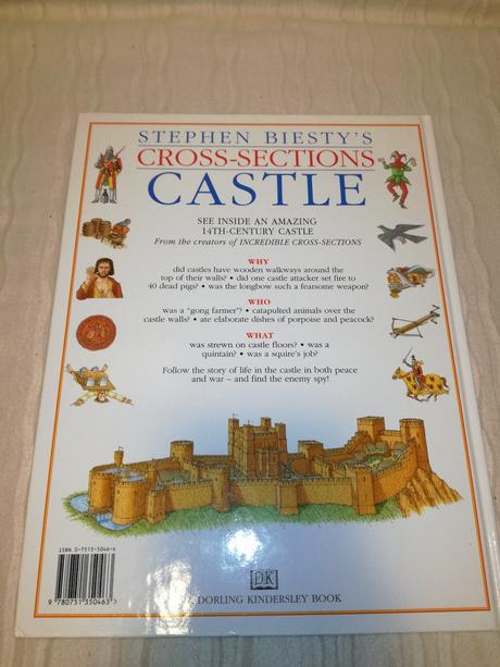 Stephen biesty's cross-sections castle  su22, 