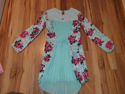 Prekrásne značkové šaty na zimu, 146