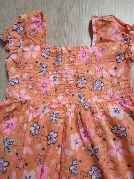 Dievčenské šaty, 134