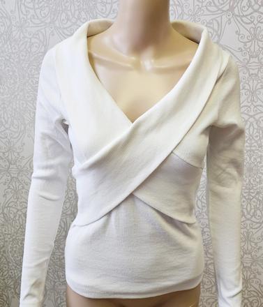 Tričko s výstrihom,